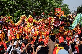 The Tradition Of 'Gotong Toapekong' (Carrying Toapekong) In Indonesia