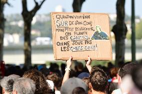 Protesters Against The Government Of Michel Barnier