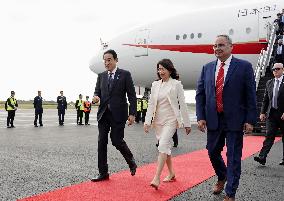 Japan PM arrives in U.S. for Quad summit