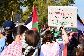 Protesters In Support Of Palestine