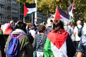 Protesters In Support Of Palestine