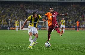 Fenerbahçe SK v Galatasaray S.K - Turkey Süper Ligue