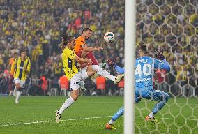 Fenerbahçe SK v Galatasaray S.K - Turkey Süper Ligue