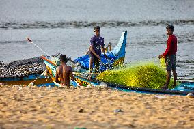 Daily Life Along Paruthiyoor Beach