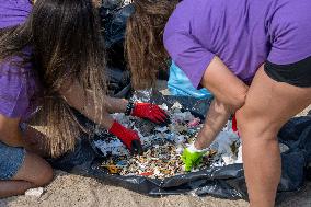 Beach Clean-up Day In Lisbon