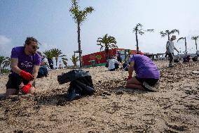 Beach Clean-up Day In Lisbon