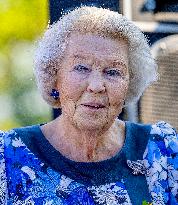 Princess Beatrix Meets Youth - Netherlands