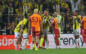 Fenerbahçe SK v Galatasaray S.K - Turkey Süper Ligue