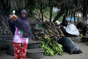 Daily Life Along Ife-Ibadan Expressway