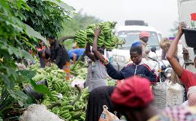 Daily Life Along Ife-Ibadan Expressway