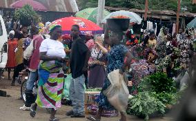 Daily Life Along Ife-Ibadan Expressway