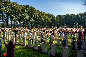 Airborne Memorial Service Held At War Cemetery, In Oosterbeek.