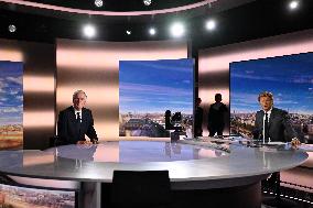 PM Barnier Appears At News Broadcast - Paris