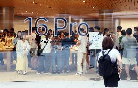 Largest Apple Flagship Store in Asia