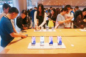 Largest Apple Flagship Store in Asia