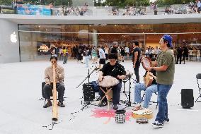 Largest Apple Flagship Store in Asia