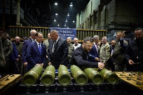 Zelensky Visits Pennsylvania Ammunition Plant - Scranton