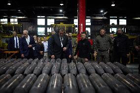 Zelensky Visits Pennsylvania Ammunition Plant - Scranton