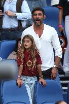 Roma, pomeriggio tra padri e figli allo stadio Olimpico per i vip che assistono alla partita AS Roma vs Udinese Calcio