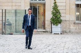 New French Government Arrives In Matignon - Paris