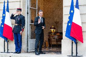 New French Government Arrives In Matignon - Paris