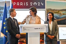 Handover Ceremony At The Ministry Of Sports - Paris