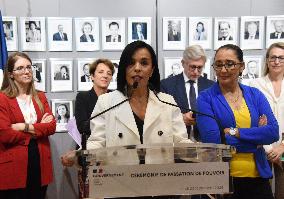 Handover Ceremony At Ministry Of The Labour, Health and Solidarities - Paris