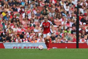 Arsenal v Manchester City - Barclays Women's Super League