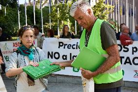 Union De Uniones De Agricultores Y Ganaderos Will Hold A Rally In Front Of The European