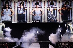 PFW L Oreal Runway