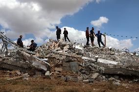 Israeli Forces Demolish Two Homes - Hebron