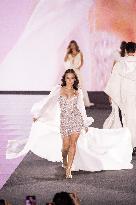 PFW L Oreal Runway