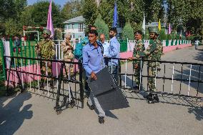 Distribution Of Electronic Voting Machines (EVM) On The Eve Of The Second Phase Of Voting During Assembly Elections In Kashmir