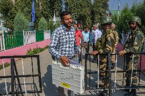 Distribution Of Electronic Voting Machines (EVM) On The Eve Of The Second Phase Of Voting During Assembly Elections In Kashmir