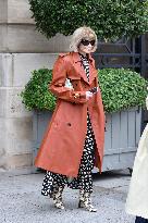 Anna Wintour Leaving The Ritz - Paris