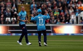 England v Australia - 3rd Metro Bank ODI