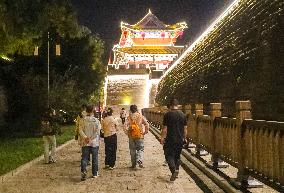 Xunxian Ancient City Night Economic Consumption