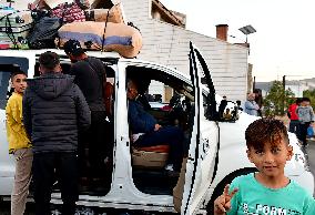 Hundreds Cross From Lebanon To Syria