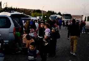 Hundreds Cross From Lebanon To Syria