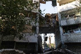 3 Killed As Russians Strike Apartment Block - Kharkiv