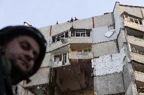 3 Killed As Russians Strike Apartment Block - Kharkiv