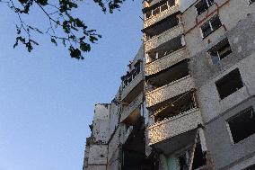 3 Killed As Russians Strike Apartment Block - Kharkiv