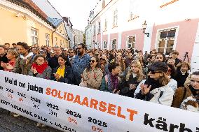 Theater workers protested on Toompea Hill