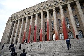 The smudged Parliament House of Finland