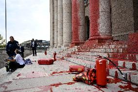 The smudged Parliament House of Finland