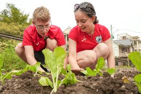 British Students Experience Farming in Huzhou