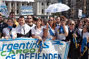 Aeronavigators Protest At Congress Against The Privatization Of Aerolíneas Argentinas.