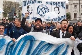 Aeronavigators Protest At Congress Against The Privatization Of Aerolíneas Argentinas.