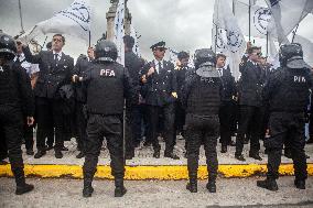 Aeronavigators Protest At Congress Against The Privatization Of Aerolíneas Argentinas.