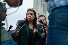 Alexandria Ocasio-Cortez Talks To The Press - Washington